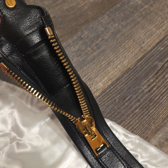 Tom Ford Suede Jennifer Expandable Black Gold Leather Crossbody Bag - Picture 15 of 17